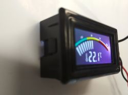 Mały i uniwersalny, elektroniczny termometr panelowy Mały i uniwersalny, elektroniczny termometr panelowy