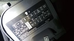 Nissan micra k12 - Micra k12 bezpiecznik światła wstecznego