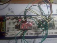 Atmega32 mulipleksowanie LED nakładające się symbole