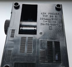 Dolna część projektora ŁZK Prexer B9 S1 z widocznymi oznaczeniami technicznymi.
