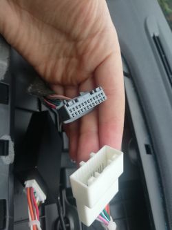 Radio 2 din Renault Fluence - Problem z podłączeniem