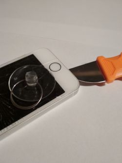 Jak wymienić wyświetlacz w iPhone SE? Jak wymienić wyświetlacz w iPhone SE?