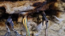 Piekarnik AEG B-3741-4 M - Okopcona i nadpalona wełna izolacyjna