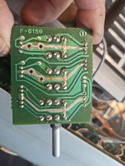 Sansui AU-X711 - trzeszczący potencjometr 4-sekcyjny, czym zastąpić ?