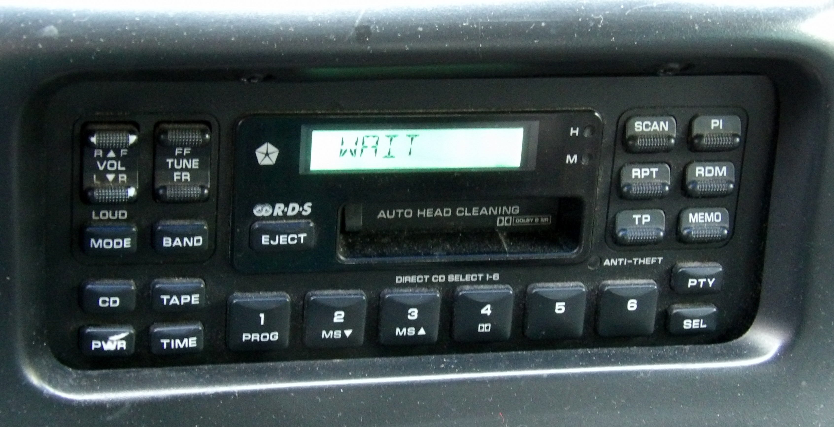 Rozwiązano] Uruchomienie Radio Chrysler Voyager 1997R.