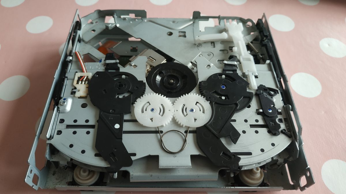 VW RCD310 Błąd Error check cd, Error service cd. Wysuwany napęd