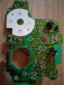 Pad Xbox One model 1708 Red - Problem z przyciskami - diagnoza (naprawa)
