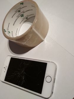 Jak wymienić wyświetlacz w iPhone SE? Jak wymienić wyświetlacz w iPhone SE?