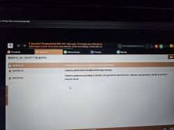 Ekran komputera diagnostycznego wyświetlający kody błędów samochodu.