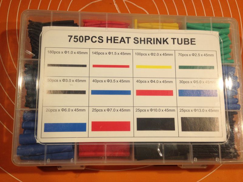 Izolacja - ważny element nawet w konstrukcjach DiY. Zestaw podręczny w pudełku.