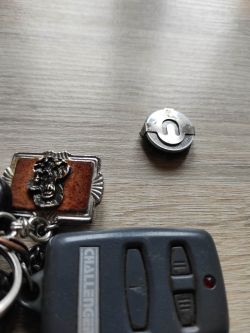 Toyota E12 1.6b 2003/4 nie odpala, awaryjne zapalone, brak reakcji na pilota