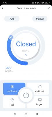 Smart thermostat app screen with 'Auto' and 'Manual' options, target and current temperature, and additional function buttons.