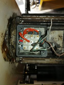 Lenze 11MF4 - Jak wygląda układ uzwojeń w tym silniku. Lenze 11MF4 - Jak wygląda układ uzwojeń w tym silniku.