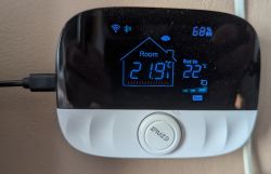EZAIOT Room Thermostat with LCD Screen EZAIOT room thermostat with an LCD screen displaying a temperature of 21.9°C.