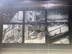 Zestaw czarno-białych fotografii przedstawiających elementy architektury przemysłowej.