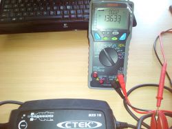 Pomiar napięcia wyjściowego z prostownika 12V Sanwa PC7000 Pomiar napięcia wyjściowego z prostownika 12V Sanwa PC7000
