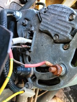- Wyjścia alternatora i podłączenie obrotomierza