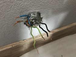 Jak podpiąć nowe gniazdko do starej instalacji?