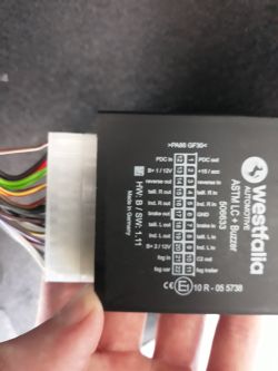 Hak - Moduł haka Westfalia i czujniki parkowania Valeo