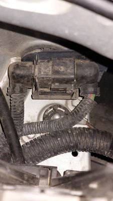 Seat Leon 1.6 BCB 2006r - EPC i check engine, brak reakcji na gaz, falujące obroty, przyczyny?