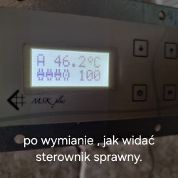 Panel sterownika z wyświetlaczem pokazującym temperaturę 46,2°C.