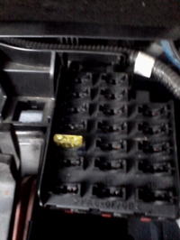 MB W202 C220 D 93' - Zanik zasilania przy skręcie w prawo.