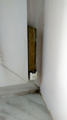 Damaged PVC window espagnolette (window in a tilted position) - how to dismantle