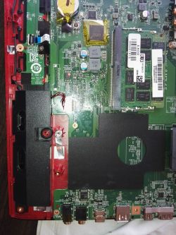 MSI GE72 6QF - Znalezienie gniazda audio (na słuchawki) MSI GE72 6QF - Znalezienie gniazda audio (na słuchawki)