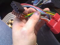 Jak podłączyć głośniki których wcale nie ma??