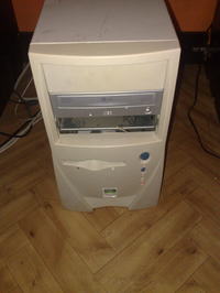 Sprzedam kompa 2.8GHz 768MB 80GB geforce 2 z monitorem LCD