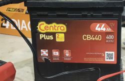 Akumulator Centra Plus CB440 z etykietą informacyjną.