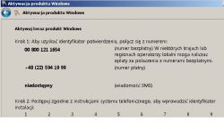 Okno aktywacji produktu Windows z numerami telefonu do automatycznej aktywacji.