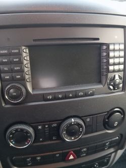 Radio samochodowe w VW Crafter z 2007 roku