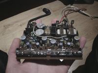 Clarion Stereo Power Amplifier 23W - Jak podłączyć 4-pinową kostkę?