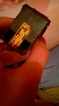 HP Deskjet 3050 - Komunikat Problem z czarnym tuszem, odklejony styk