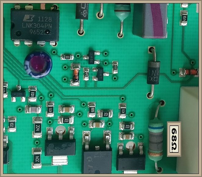 Płytka drukowana z elektronicznymi komponentami