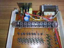 Kalkulator elektroniczny Elwro 144 od środka Kalkulator elektroniczny Elwro 144 od środka
