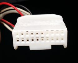 Toyota Prius NHW20R - Rozpiska pinów radia 86120-47230 Pioneer Typ C