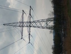 Jakie to serie słupów linii 110 kV i 220 kV? Gdzie znaleźć katalog konstrukcji?