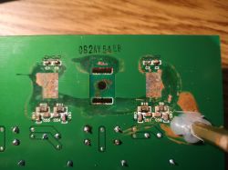 Naprawa wzmacniacza w Creative Gigaworks G500: Nagrzewanie, radiator, wymiana kondensatorów