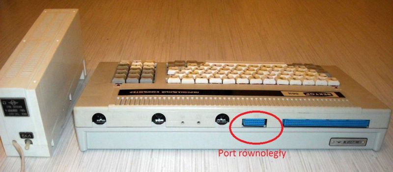 Soviet Wektor-06C computer with a visible parallel port.