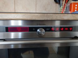 Piekarnik Electrolux EOC69400X - Nie uruchamia się, zasilanie jest, zegar działa Piekarnik Electrolux EOC69400X - Nie uruchamia się, zasilanie jest, zegar działa