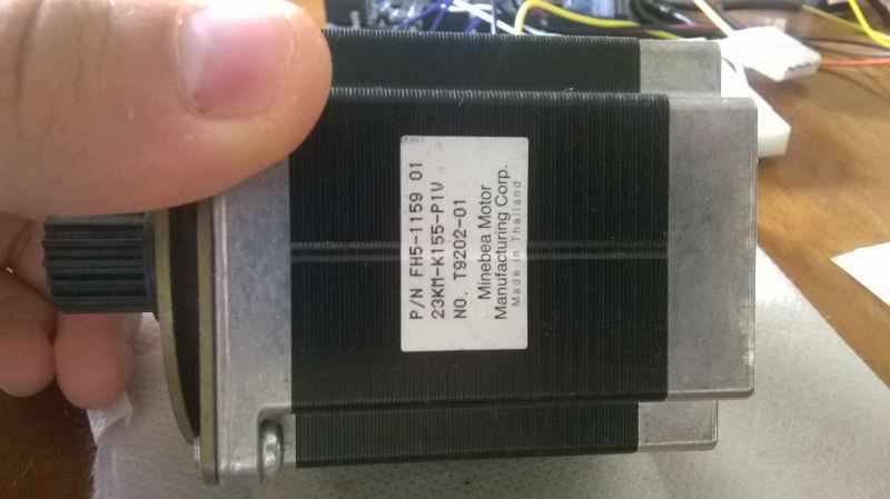 Jakie są parametry prądowe i krokowe silnika Minebea 23KM-K155-P1V?