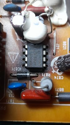 Schłodzenie układu scalonego na zdjęciu: metody, pasta termoprzewodząca, mały radiator