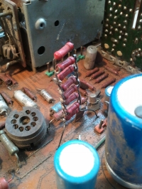 Równoległe połączenie kondensatorów.