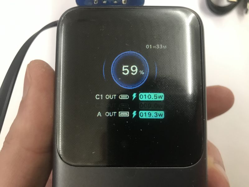 Is it worth buying a more expensive power bank? We test the high-end UGREEN PB726 20 Ah with PD