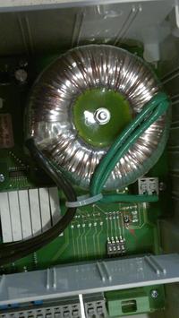 Identyfikacja uszkodzonego elementu na płycie Sanplast00389 wanny z hydromasażem