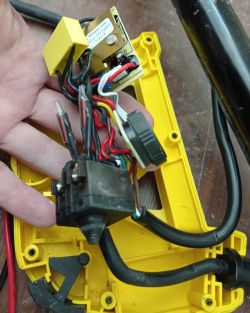 Żyrafa Stanley SFMEE500S - usterka po 30min pracy.