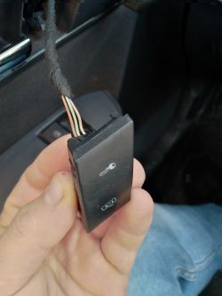 Podłączenie sterownika centralnego zamka z pilotem. {Ibiza 6l 2005}