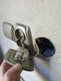 Podłączenie dwóch lamp do jednego przewodu zasilajacego- pytanie laika